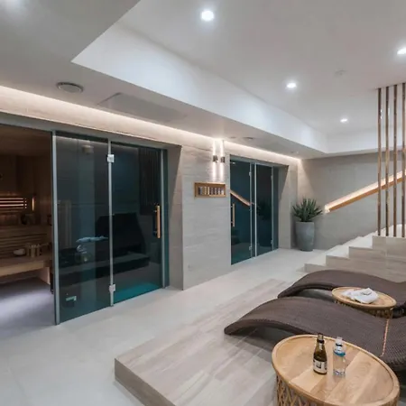 By The River Walonska 15 - Gym - Sauna - Jacuzzi فروتسواف